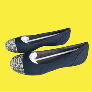 SoftWalk Womens Flats Shoes